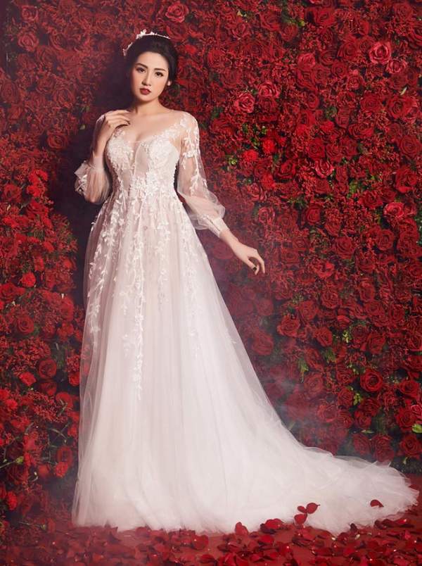 "Bạn gái Noo Phước Thịnh" lộng lẫy với váy cưới 3 tỷ đồng 8