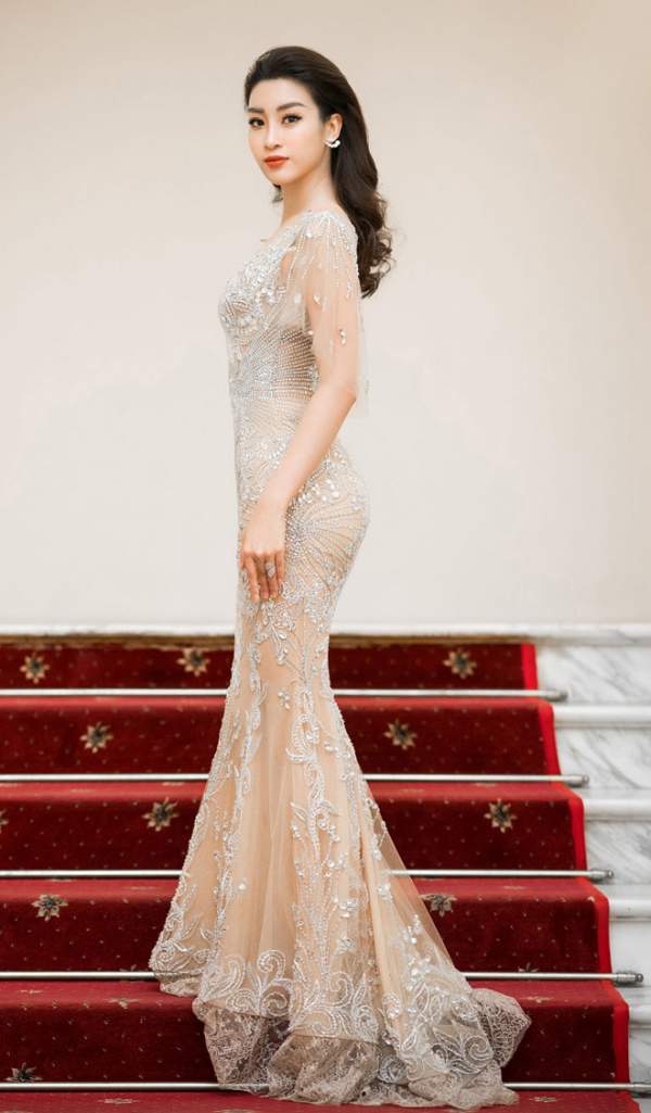 Chiếc váy táo bạo, mỏng manh nhất của Hoa hậu Đỗ Mỹ Linh 6