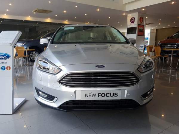 Ford Focus giảm giá còn 570 triệu đồng, rẻ hơn cả Vios 2