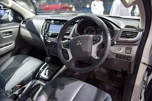 Mitsubishi Triton 2018 cải tiến có giá từ 345 triệu đồng 4