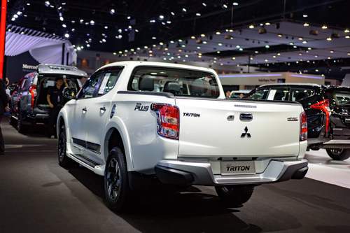 Mitsubishi Triton 2018 cải tiến có giá từ 345 triệu đồng 2