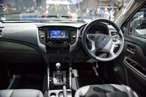 Mitsubishi Triton 2018 cải tiến có giá từ 345 triệu đồng 3