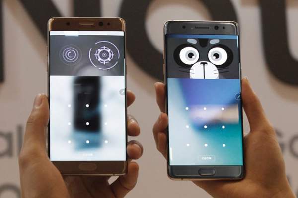 Ba ý tưởng tương lai từ điện thoại với màn hình 2 bên của Samsung 5