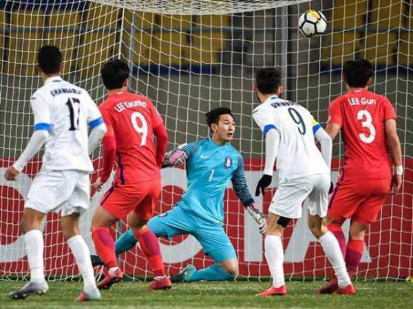 Đồng loạt học sinh viết tâm thư xin nghỉ để xem U23 Việt Nam đá chung kết 4