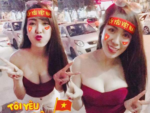 Bạn gái Quang Hải làm điều cực đáng yêu cổ vũ U23 Việt Nam đá chung kết 12