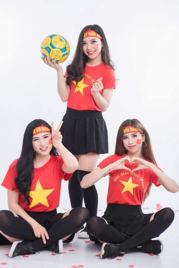 Bạn gái Quang Hải làm điều cực đáng yêu cổ vũ U23 Việt Nam đá chung kết 8
