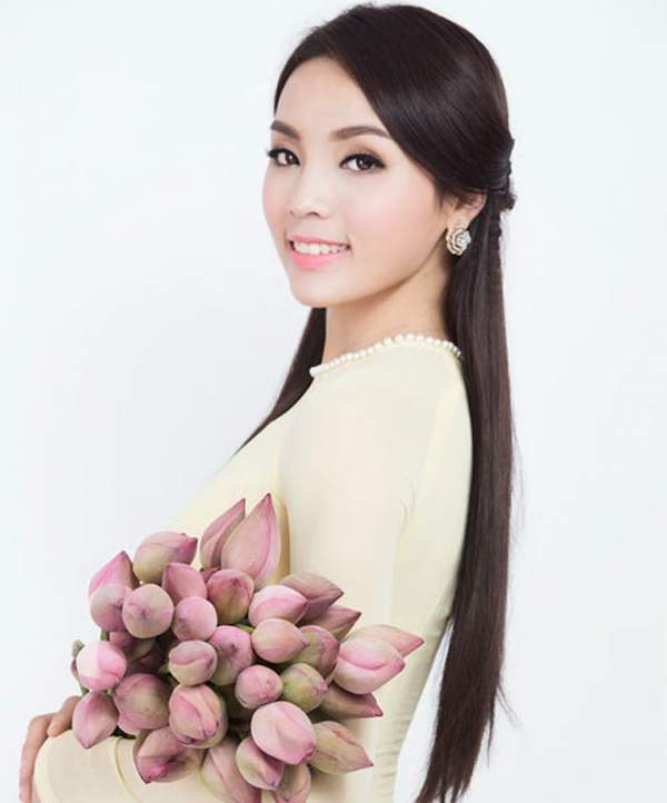 Dàn Hoa hậu Việt Nam quá khác lạ sau đăng quang! 15