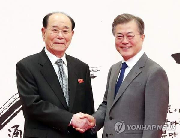Hé lộ ẩn ý trên phông nền chụp ảnh của lãnh đạo Hàn Quốc - Triều Tiên 4