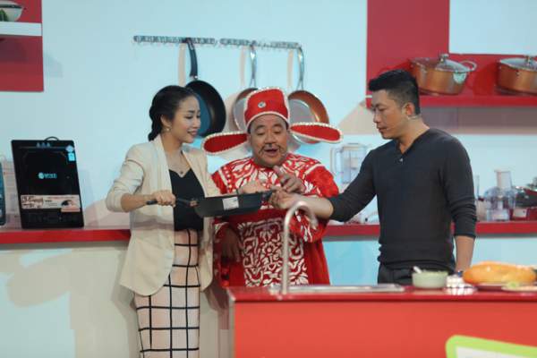 Diễn viên Kinh Quốc chia sẻ bí quyết trẻ trung nhờ cơm vợ nấu với nồi chảo Royal Elmich 3