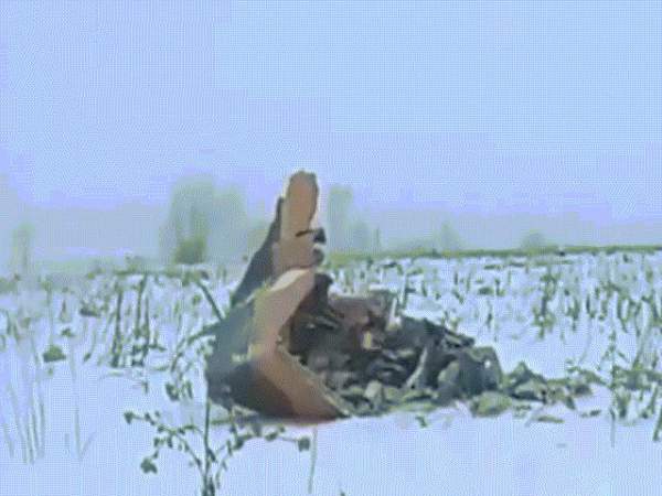 Nga: Máy bay chở 71 người phát nổ trên bầu trời 3