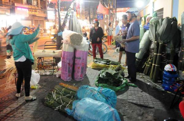 Chợ hoạt động cả ngày lẫn đêm, chỉ có vào dịp Tết ở Sài Gòn 5