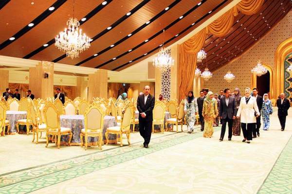 Khám phá cung điện dát vàng lớn nhất thế giới của nhà vua Brunei 7