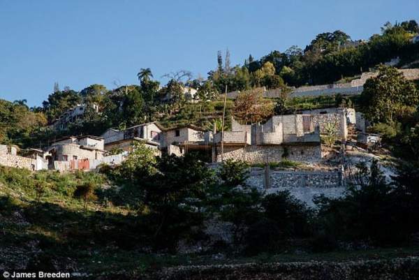 Sếp tổ chức cứu nạn lớn bị tố ngủ với gái mại dâm Haiti 6 tháng 2