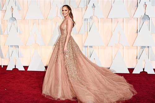 Bí mật vòng eo 6 múi ở tuổi 50 của Jennifer Lopez 13