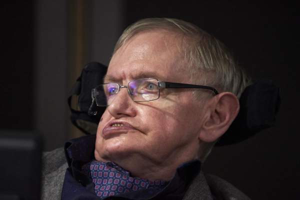 6 cảnh báo của thiên tài vật lý Hawking về sự tồn vong của nhân loại 2