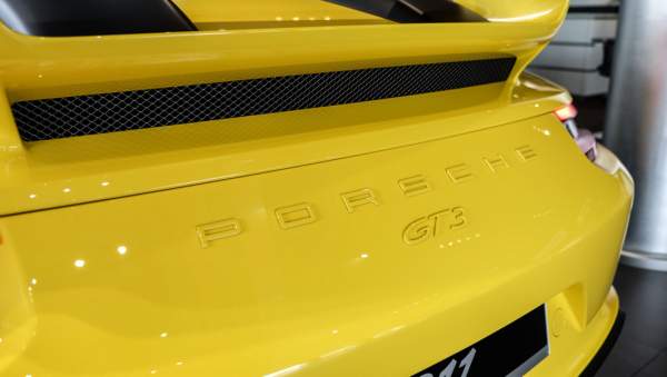 Đại gia Việt Nam ""rước"" siêu xe Porsche 911 GT3 2018 giá 11,06 tỷ đồng 10