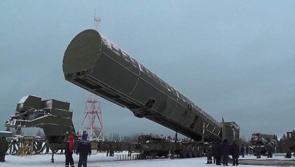 Sau vụ điệp viên bị đầu độc, Nga thử tên lửa đủ san phẳng nước Anh 2