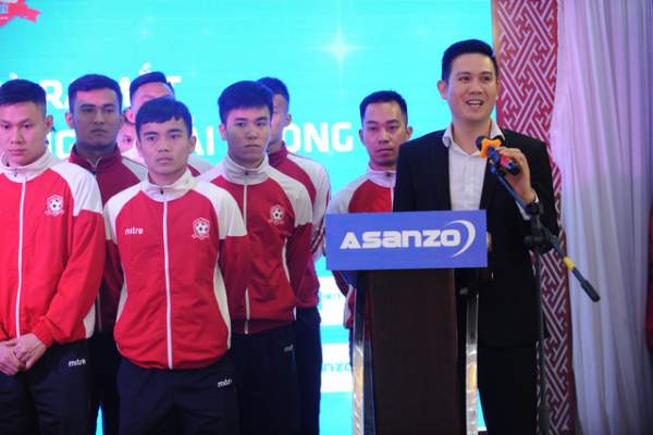 Trước trận đấu với đương kim vô địch Quảng Ngãi, “Bầu Tam” tuyên bố thưởng nóng 100 triệu cho CLB Hải Phòng 7