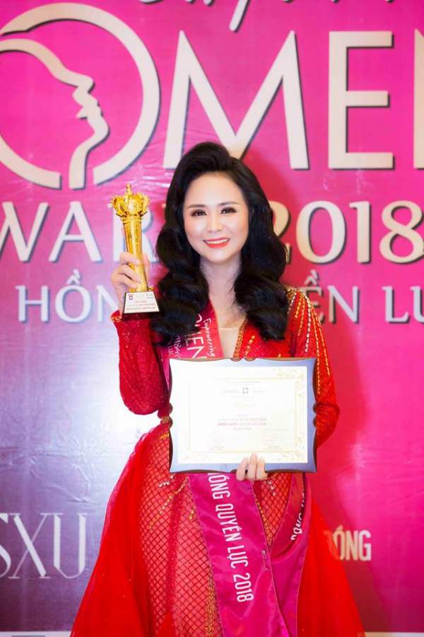 Nữ hoàng Hoa hồng Bùi Thị Thanh Hương – “Bông hồng quyền lực 2018” 7
