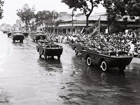 Hoài niệm với chùm ảnh đường phố Việt Nam những thập niên 1950, 1960 21