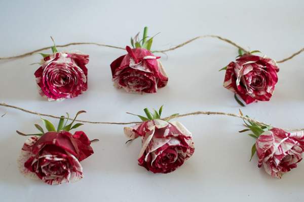 Làm vòng hoa hồng dễ thương cho ngày Valentine trắng 4