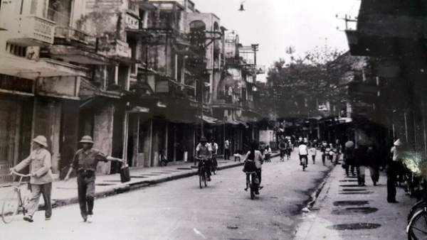 Hoài niệm với chùm ảnh đường phố Việt Nam những thập niên 1950, 1960 14