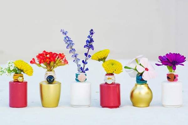 5 cách làm lọ hoa đơn giản tái chế từ chai thủy tinh 3