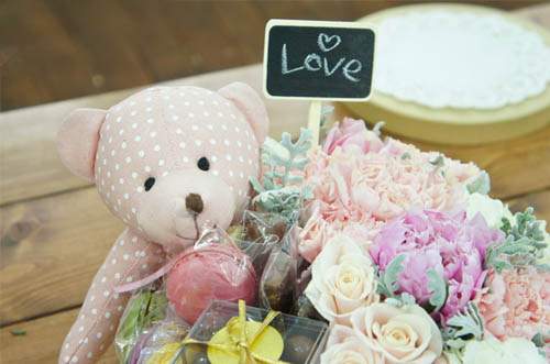 Cách làm hộp quà hoa và gấu siêu cute cho nàng ngày 8/3 thêm bất ngờ 13