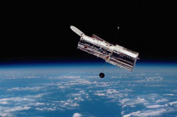 Tìm hiểu về kính viễn vọng không gian Hubble 2