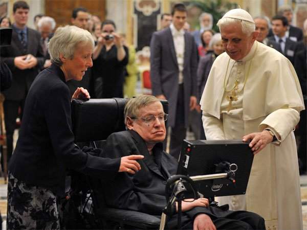 Thiên tài khuyết tật Stephen Hawking và 12 câu nói để đời 4
