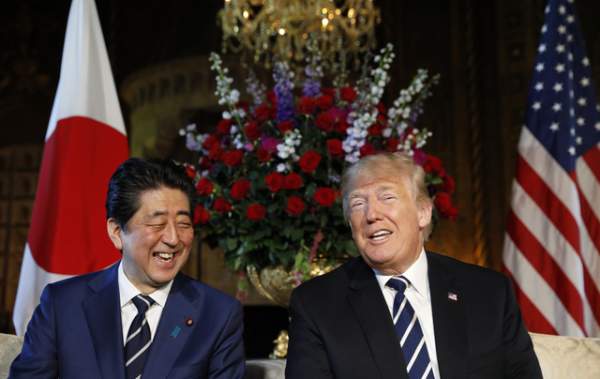 Tổng thống Trump đón thân mật Thủ tướng Nhật Bản tại "Cung điện Mùa Đông" 7