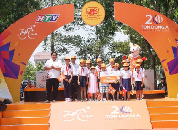Căng thẳng cuộc đua đến các danh hiệu cá nhân giải xe đạp xuyên Việt 2018 2