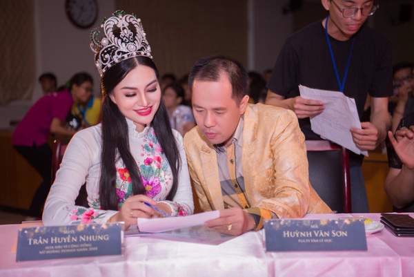 Nữ Hoàng Trần Huyền Nhung làm giám khảo quyền lực chung kết hoa khôi du lịch UFM 2