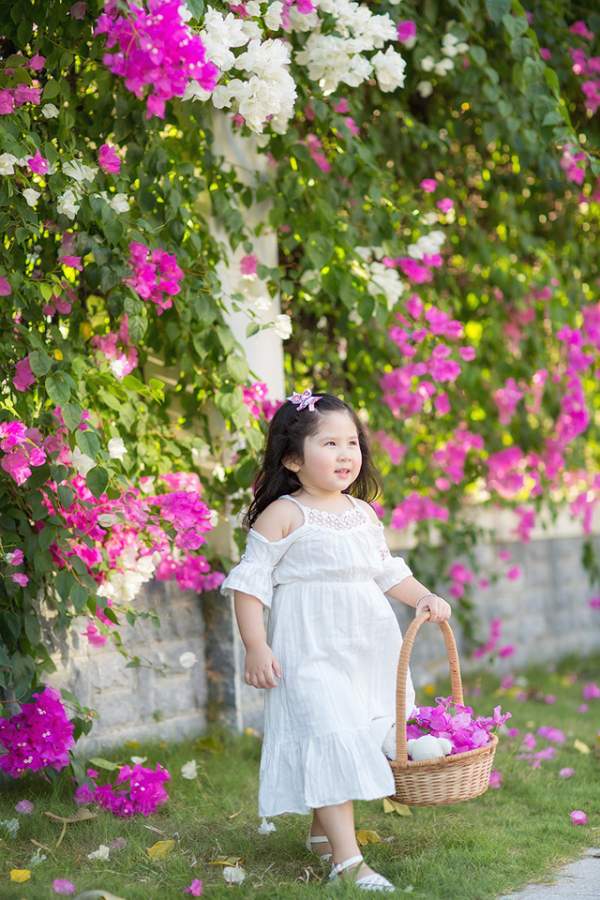 Ngày nắng đẹp bên giàn hoa giấy của "thiên thần nhí" Mimi 3