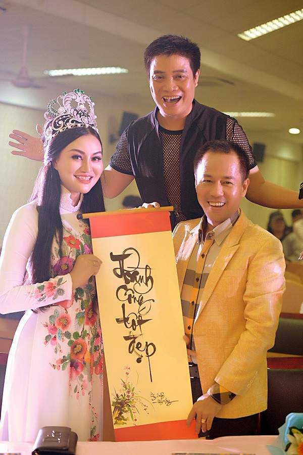 Nữ Hoàng Trần Huyền Nhung làm giám khảo quyền lực chung kết hoa khôi du lịch UFM 4