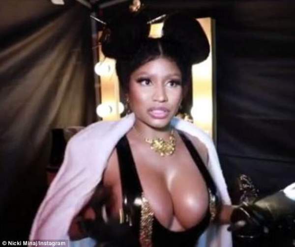 Nicki Minaj bốc lửa trong MV mới 2