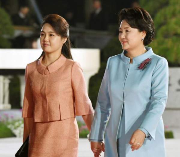 Ẩn ý từ trang phục của Đệ nhất phu nhân Triều Tiên khi tới Hàn Quốc 3