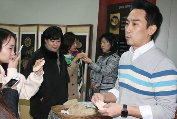 Đồ uống “di sản” đặc biệt trong bữa tiệc Hàn Quốc chiêu đãi ông Kim Jong-un 2