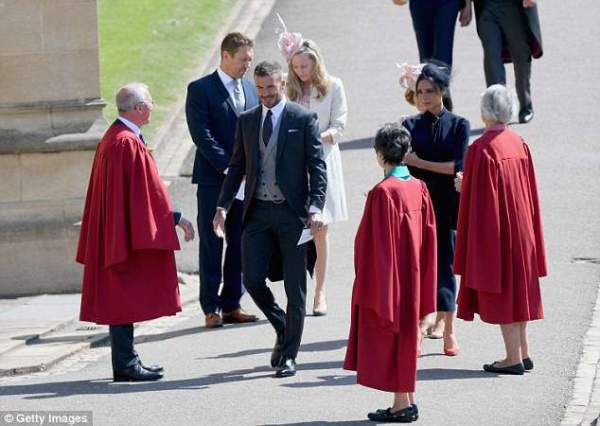 Vợ chồng Beckham nổi bật giữa dàn sao tham dự đám cưới của hoàng tử Harry 8