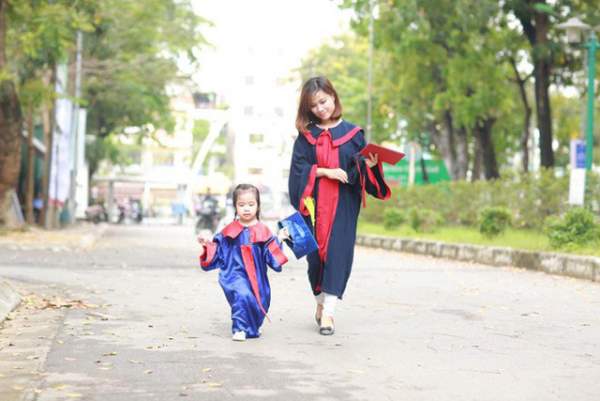 Câu chuyện buồn của nữ sinh Bách khoa đưa con 3 tuổi đi nhận bằng tốt nghiệp 2