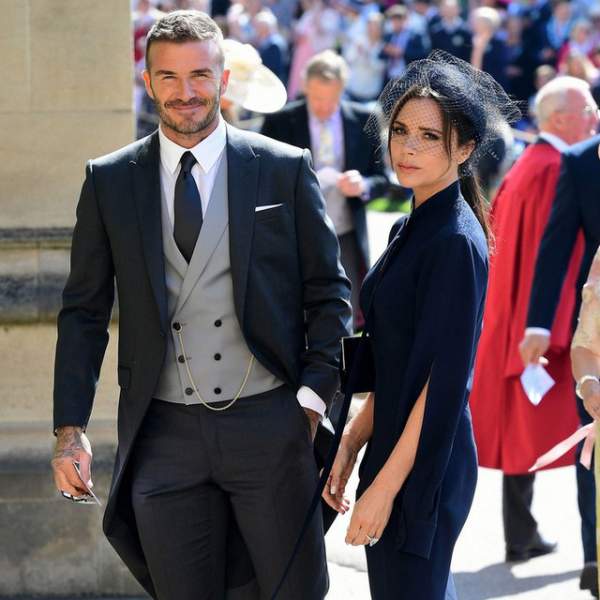 Tại sao Victoria Beckham mang khuôn mặt “đau khổ” đến đám cưới hoàng gia? 4