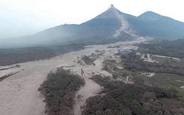 Hiện trường khủng khiếp vụ núi lửa phun trào ở Guatemala 3