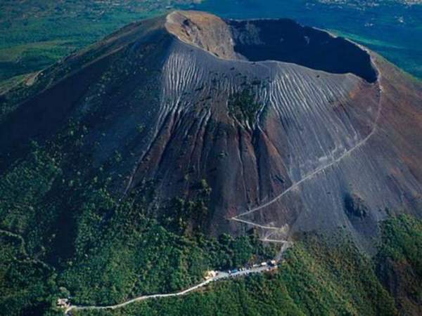 8 núi lửa tiềm ẩn nguy hiểm nhất thế giới 4