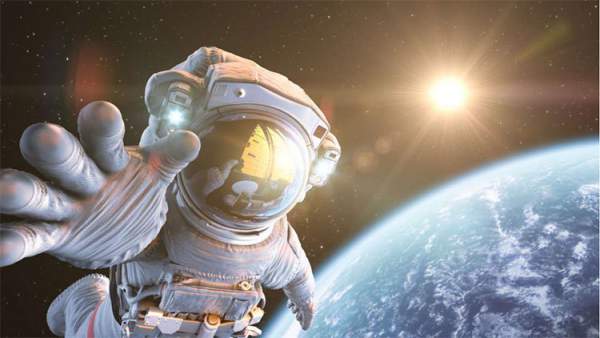 Bạn có muốn đi du lịch vũ trụ không? Theo lời phi hành gia của NASA thì chớ có dại! 2