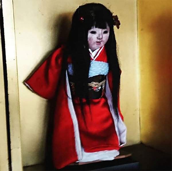 Kỳ lạ chuyện búp bê mọc tóc dài trong ngôi đền cổ ở Nhật Bản 2