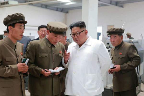 "Giải mã" cơn giận hiếm thấy của ông Kim Jong-un trong các chuyến thị sát 4