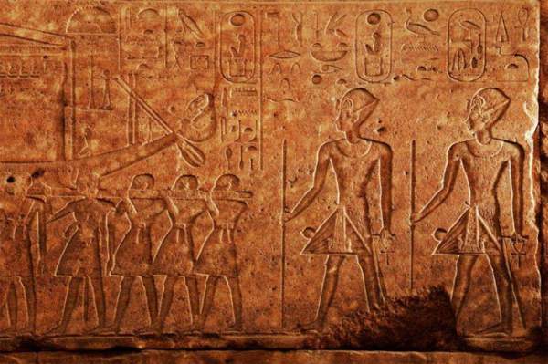 Lăng mộ nữ hoàng Ai Cập quyền lực đẹp bất chấp dù bị "con ghẻ" phá hoại 3