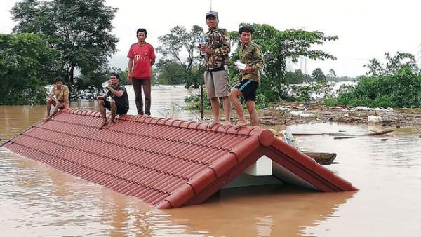 Làng mạc Lào chìm biển nước sau sự cố vỡ đập thủy điện 7