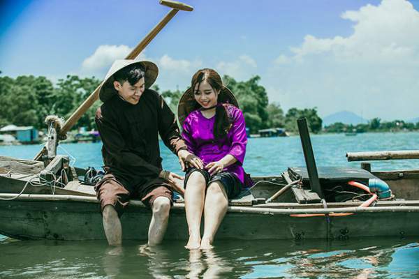 Ảnh cưới tái hiện cuộc sống dân vạn chài trên dòng Hương Giang 3