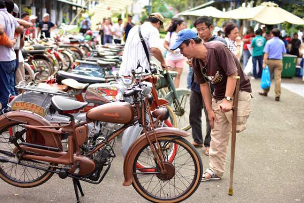 Ngắm những mẫu xe độc, lạ trong ngày hội xe cổ Sài Gòn 10
